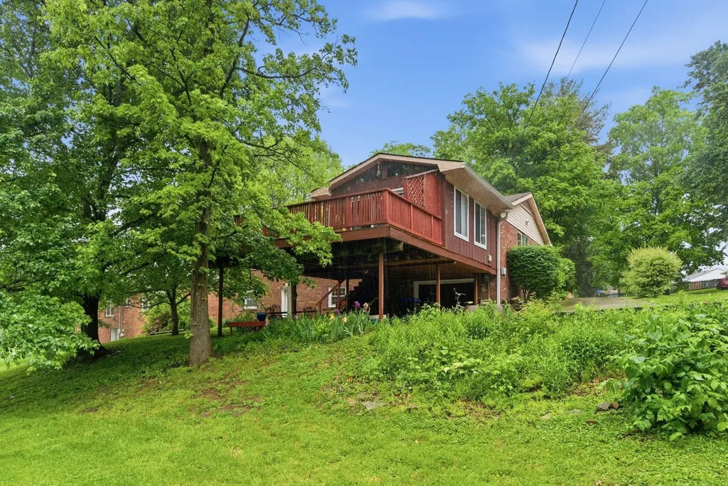404 Chippewa Trail Frankfort KY 40601