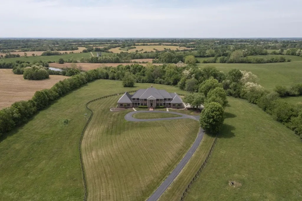 4664 Lexington Road Winchester KY 40391