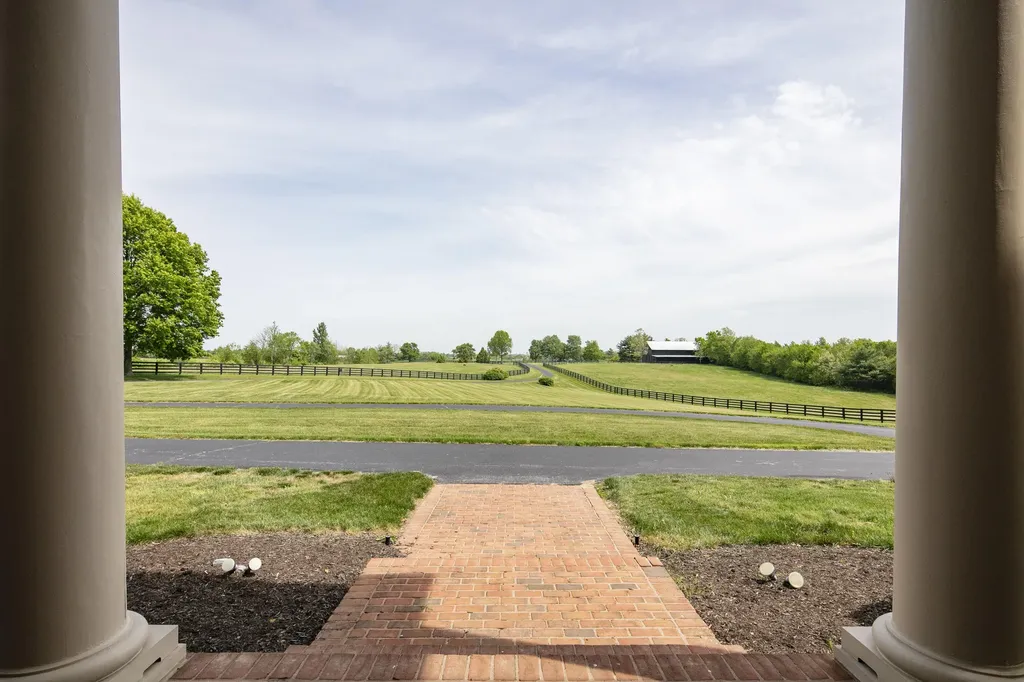 4664 Lexington Road Winchester KY 40391