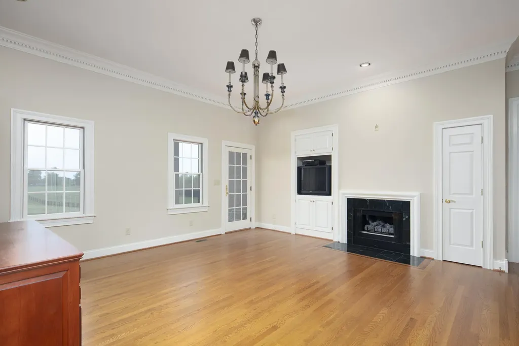 4664 Lexington Road Winchester KY 40391