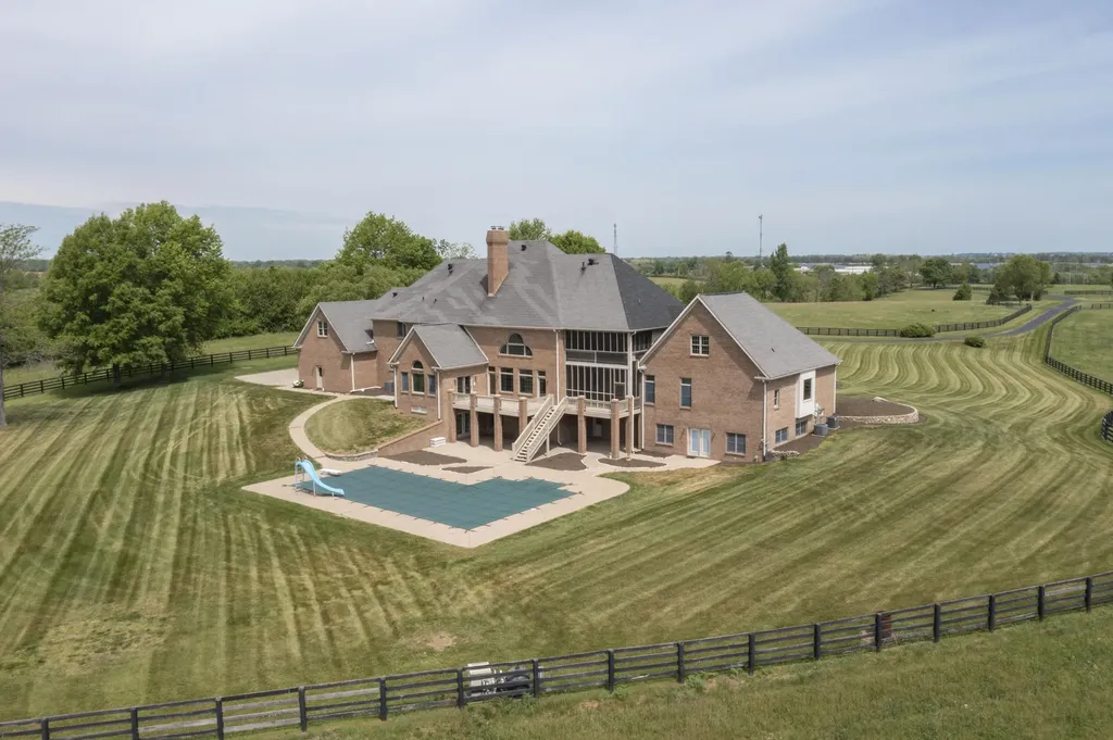 4664 Lexington Road Winchester KY 40391