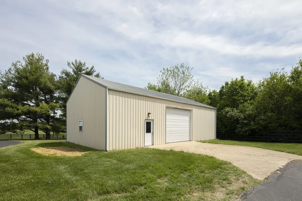 4664 Lexington Road Winchester KY 40391