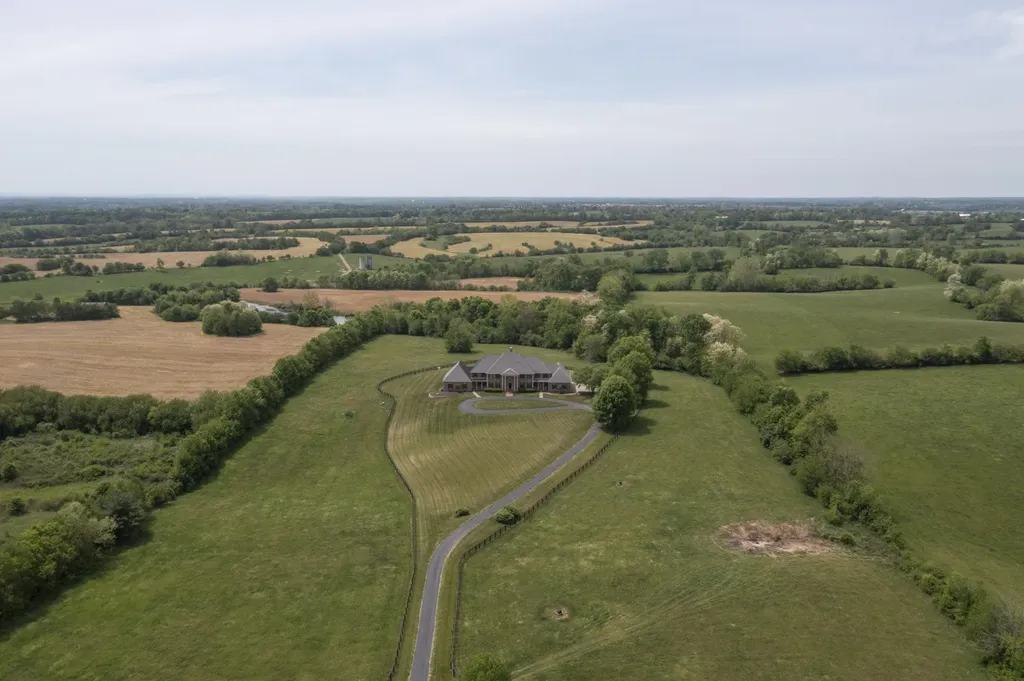 4664 Lexington Road Winchester KY 40391