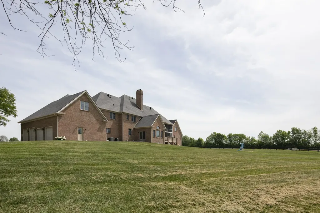 4664 Lexington Road Winchester KY 40391