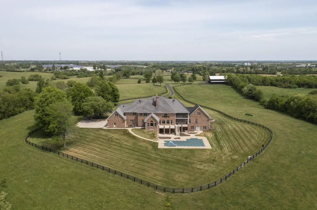 4664 Lexington Road Winchester KY 40391
