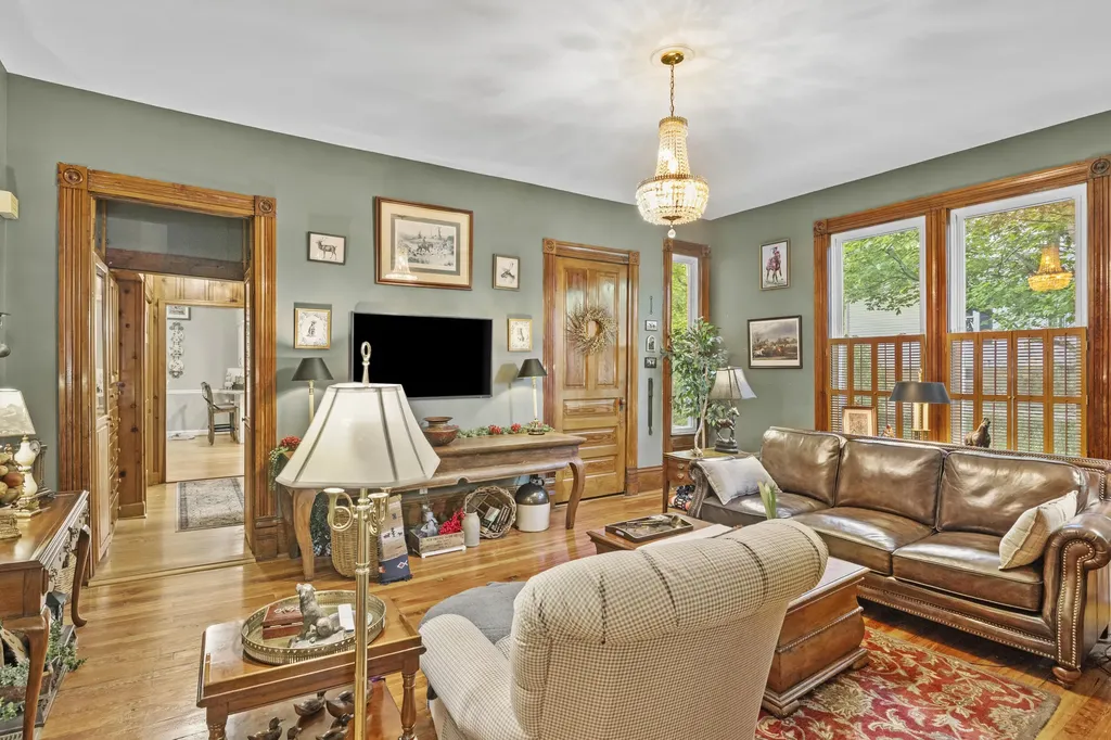 342 N Main Street Harrodsburg KY 40330