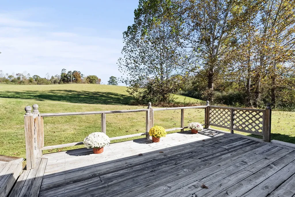 537 Bays Bend Road West Liberty KY 41472