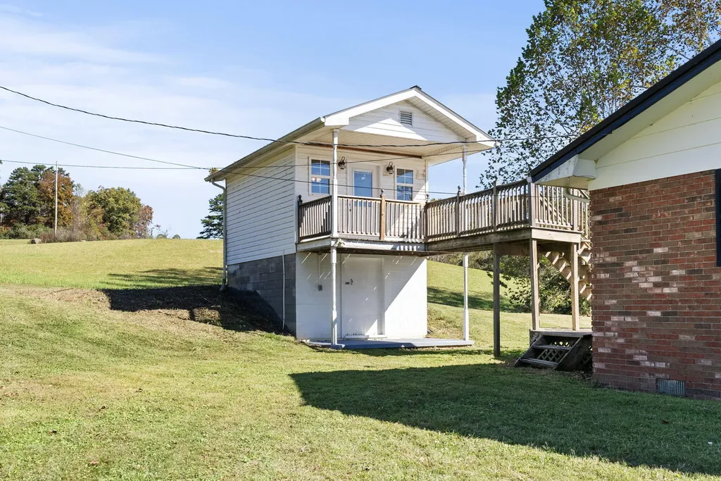537 Bays Bend Road West Liberty KY 41472
