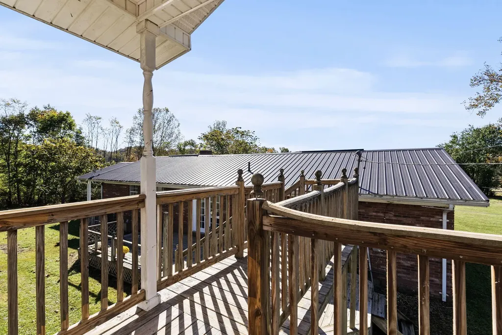 537 Bays Bend Road West Liberty KY 41472