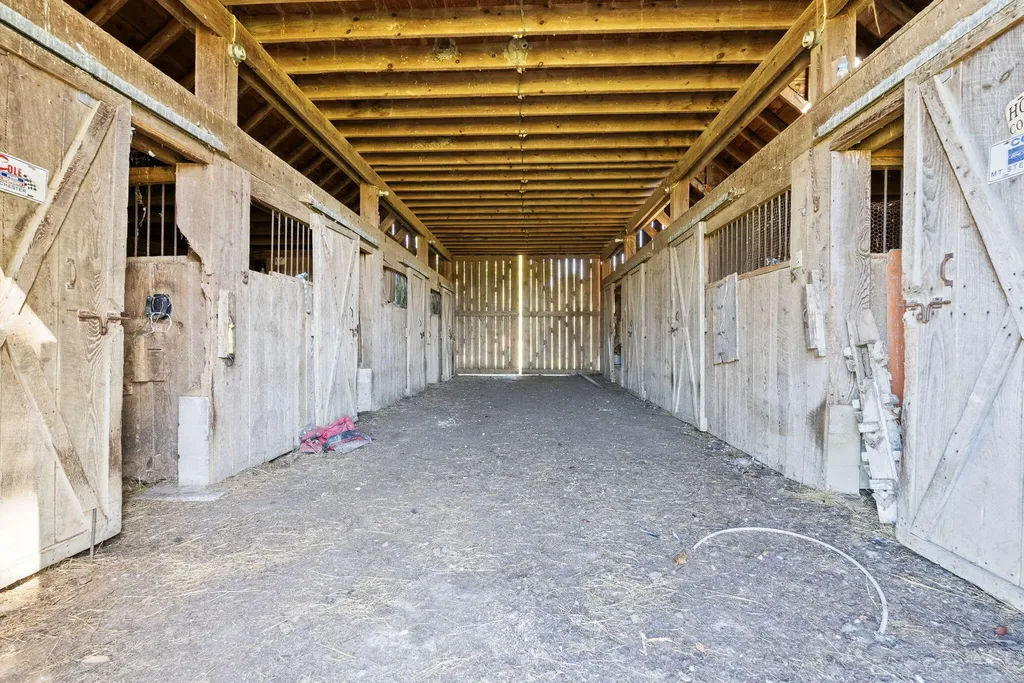 537 Bays Bend Road West Liberty KY 41472