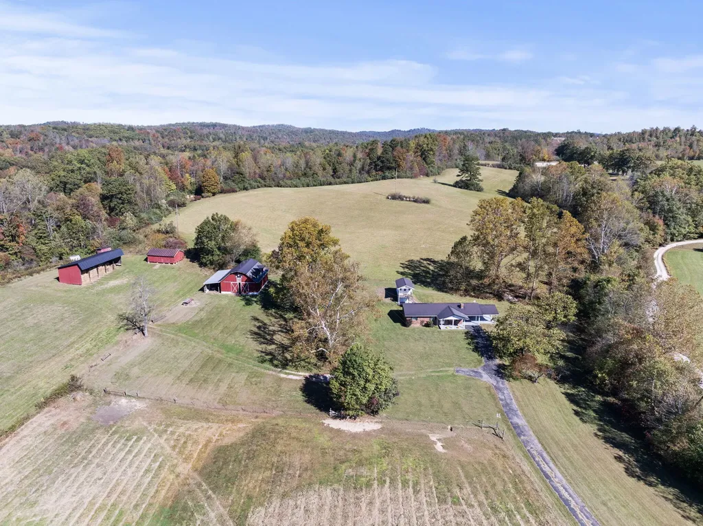 537 Bays Bend Road West Liberty KY 41472
