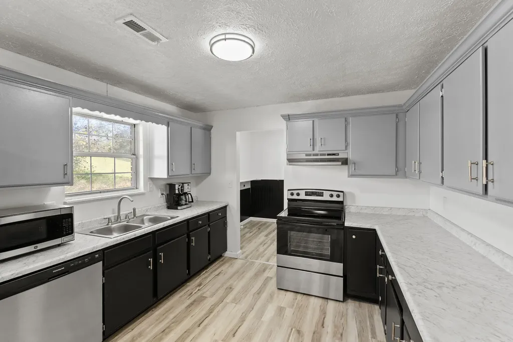 537 Bays Bend Road West Liberty KY 41472