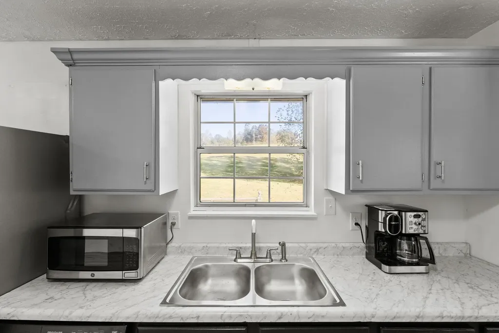 537 Bays Bend Road West Liberty KY 41472