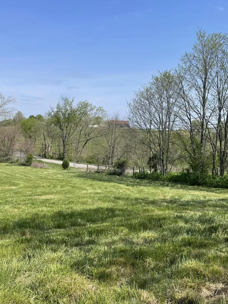 3527 W 36 Highway Cynthiana KY 41031