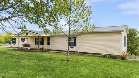 7113 Dixon Pike Maysville KY 41056