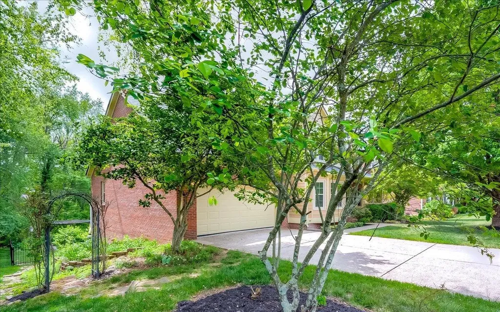 3140 Comanche Trail Lexington KY 40503