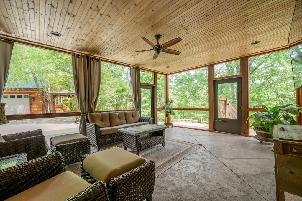 4156 Kentucky River Parkway Lexington KY 40515