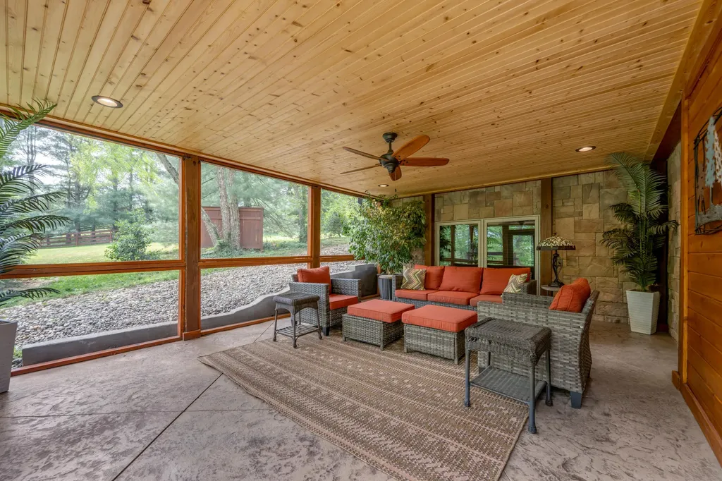 4156 Kentucky River Parkway Lexington KY 40515