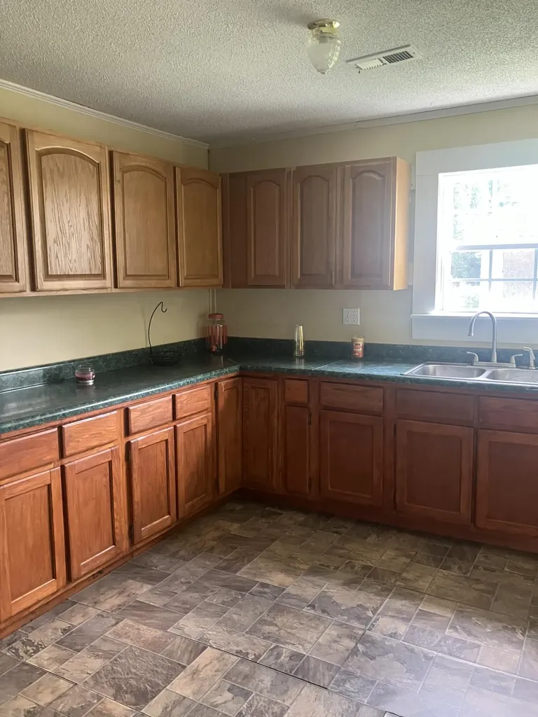 72 Tyree Lane Evarts KY 40828
