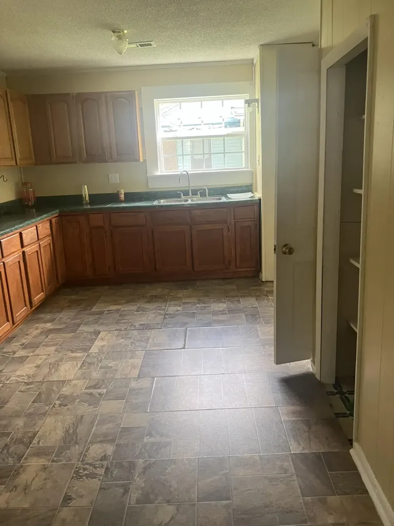 72 Tyree Lane Evarts KY 40828