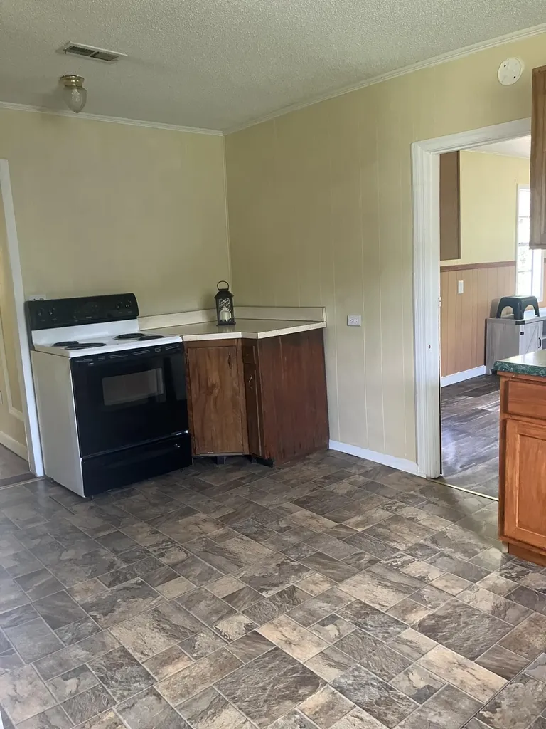 72 Tyree Lane Evarts KY 40828