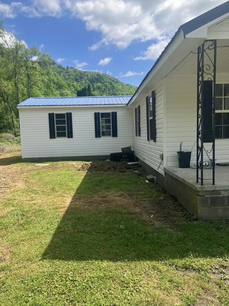 72 Tyree Lane Evarts KY 40828