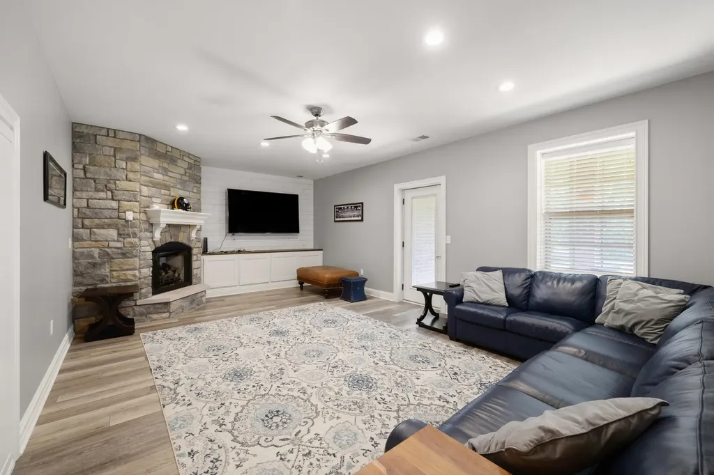 619 Four Winds Drive Richmond KY 40475