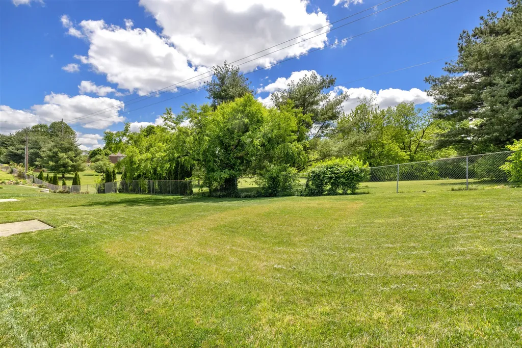 619 Four Winds Drive Richmond KY 40475