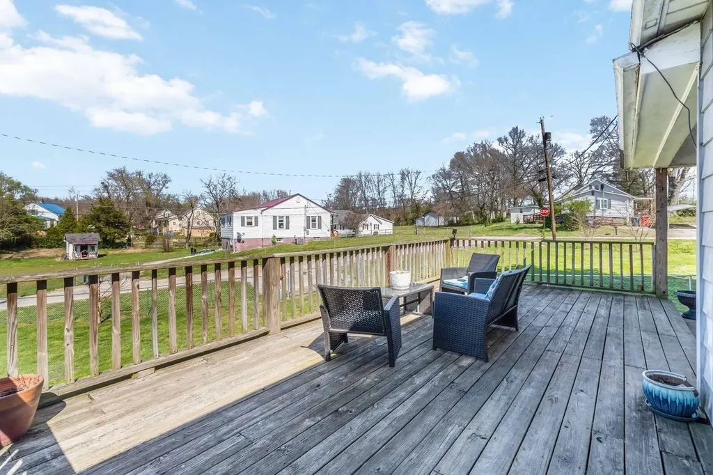 975 Big Hill Road Berea KY 40403