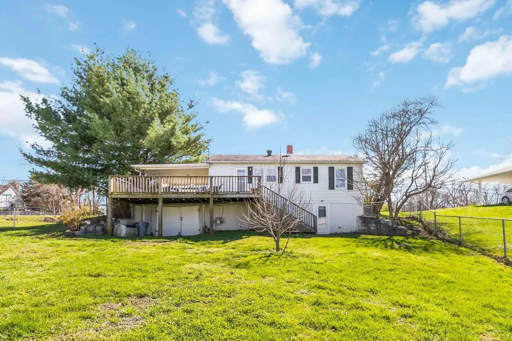 975 Big Hill Road Berea KY 40403