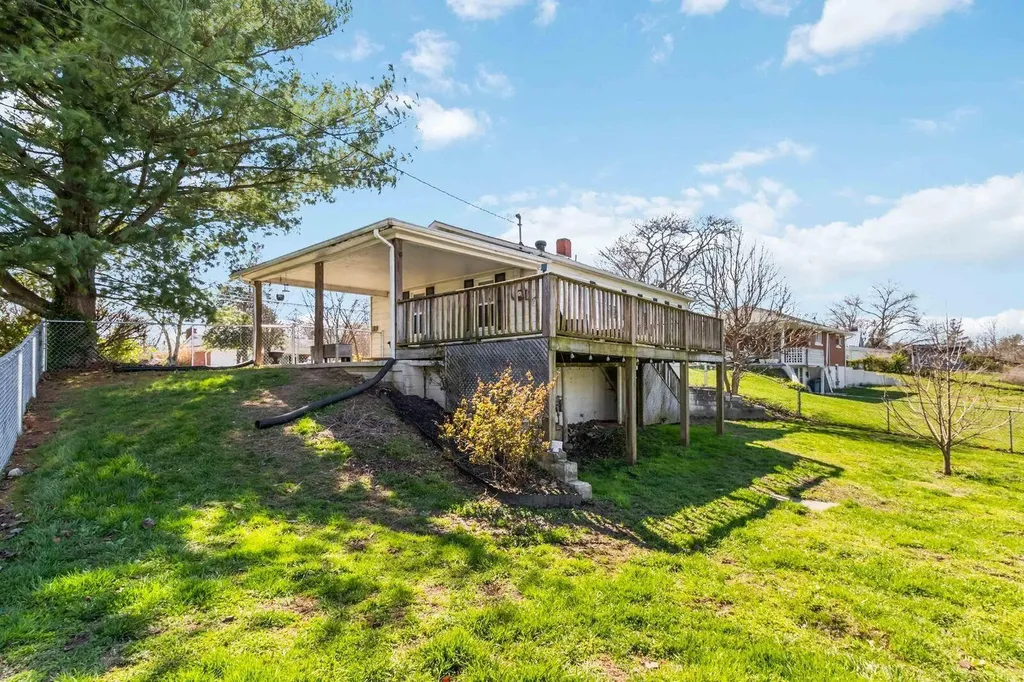 975 Big Hill Road Berea KY 40403