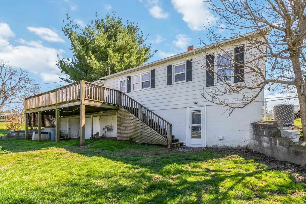 975 Big Hill Road Berea KY 40403
