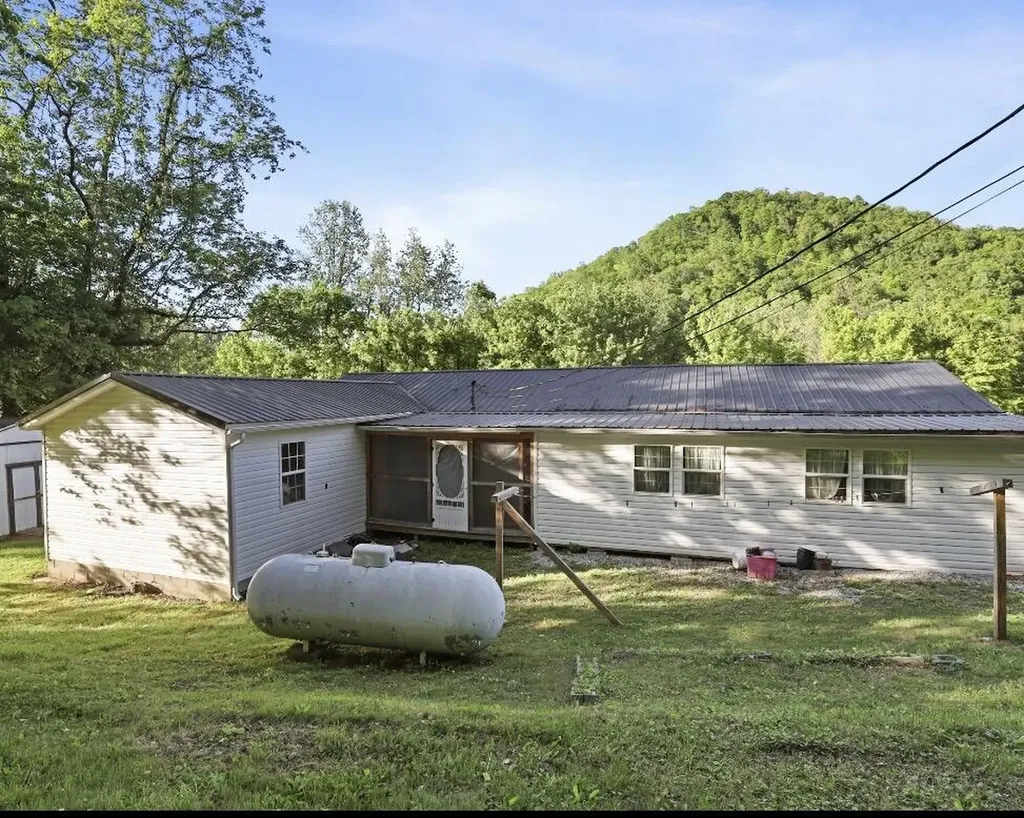 1831 Fish Trap Road Manchester KY 40962