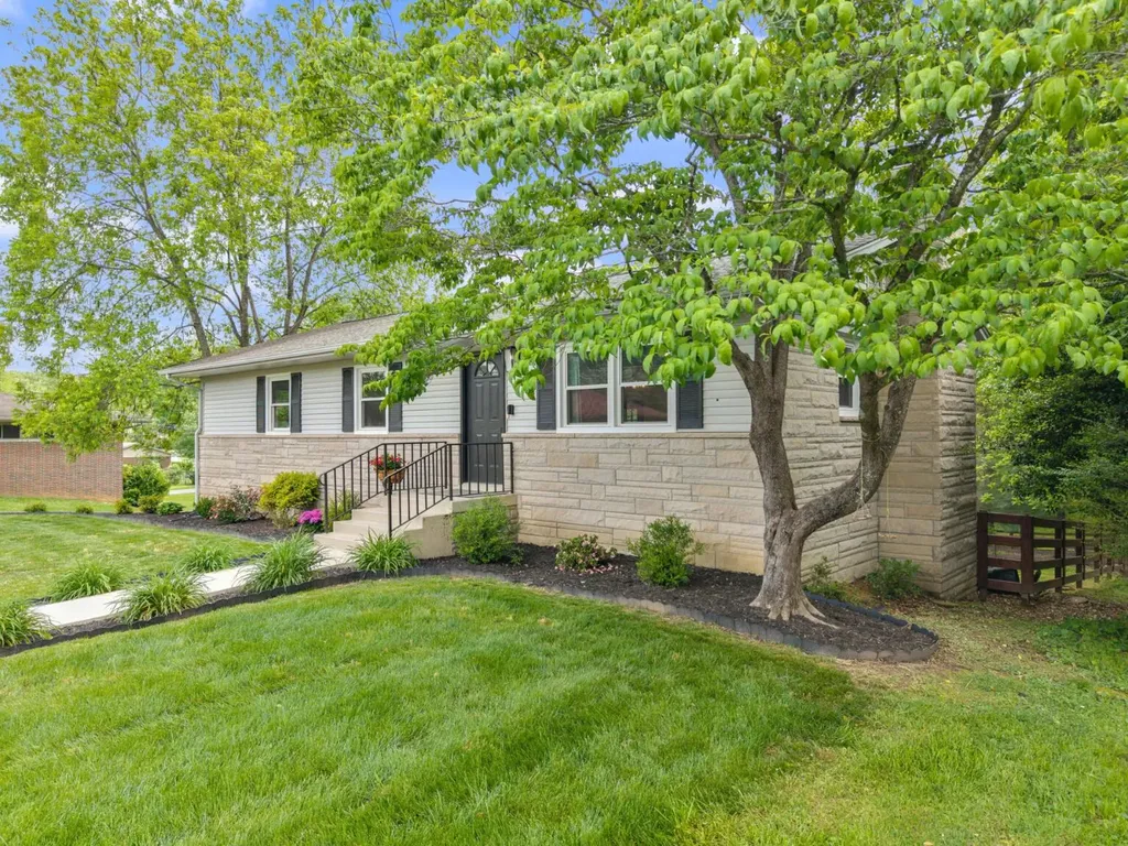 207 Debbie Lane Corbin KY 40701