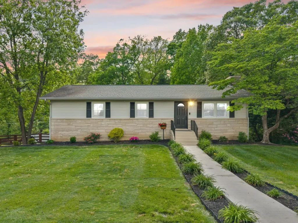 207 Debbie Lane Corbin KY 40701