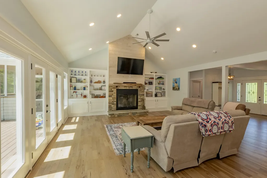56 East Golden Island Nancy KY 42544