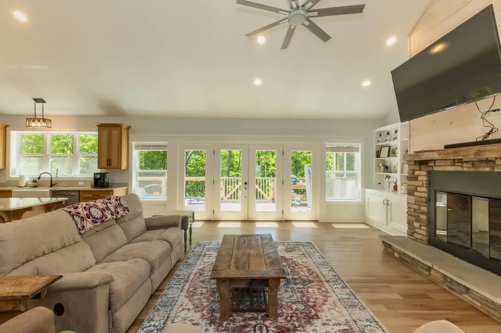 56 East Golden Island Nancy KY 42544