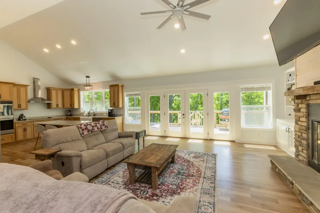 56 East Golden Island Nancy KY 42544