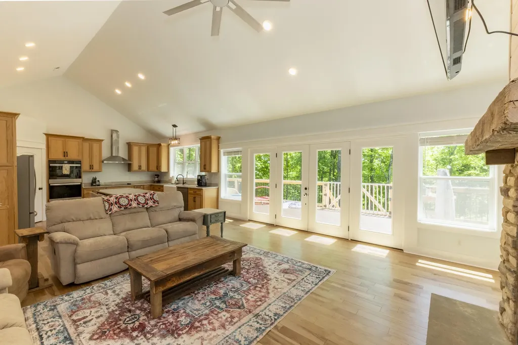 56 East Golden Island Nancy KY 42544