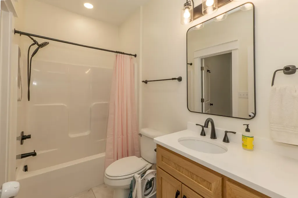 56 East Golden Island Nancy KY 42544