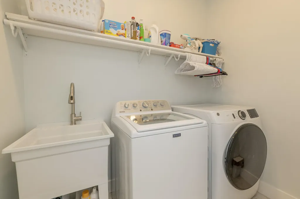 56 East Golden Island Nancy KY 42544