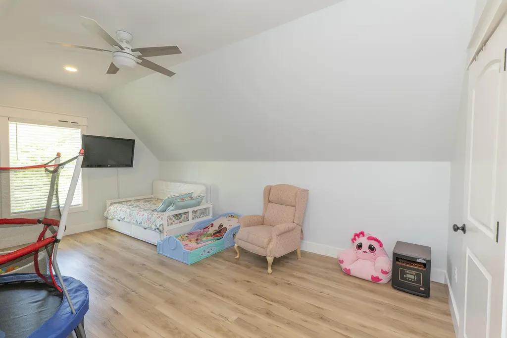 56 East Golden Island Nancy KY 42544