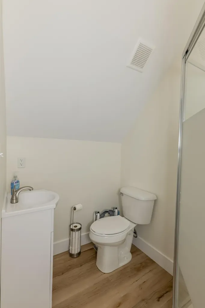 56 East Golden Island Nancy KY 42544