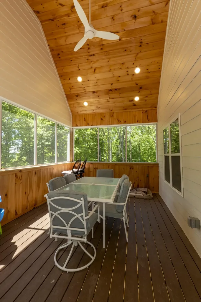 56 East Golden Island Nancy KY 42544