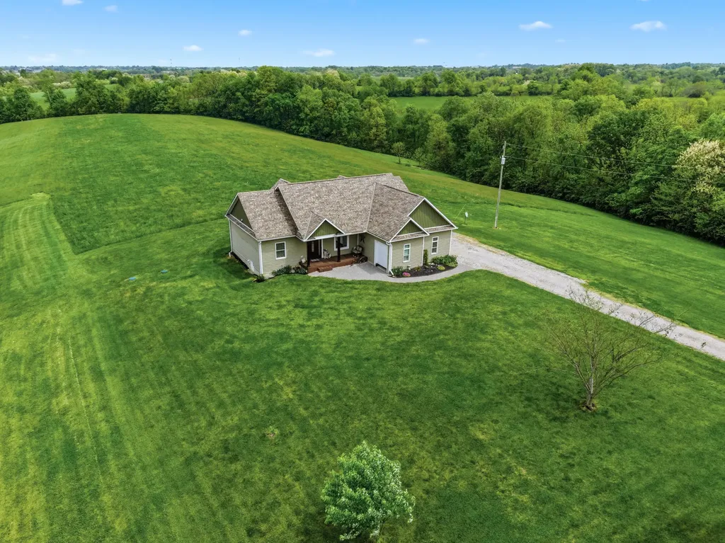 401 Simpson Ridge Road Williamstown KY 41097