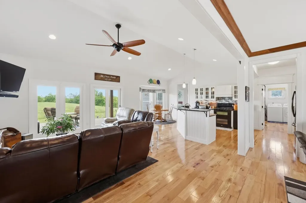 401 Simpson Ridge Road Williamstown KY 41097
