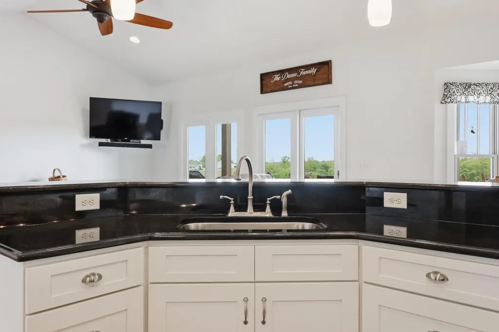401 Simpson Ridge Road Williamstown KY 41097