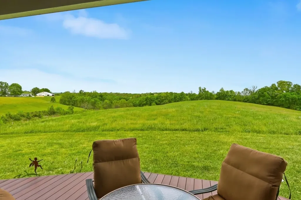 401 Simpson Ridge Road Williamstown KY 41097