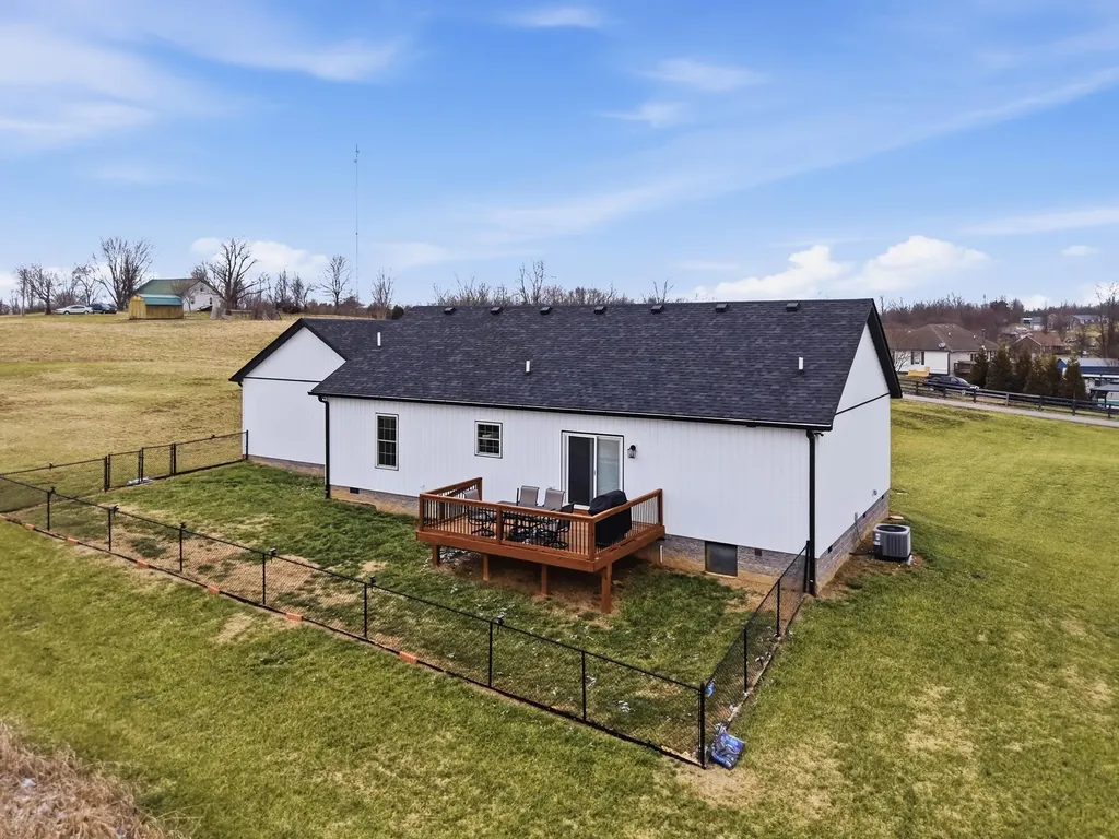 2173 Tanyard Branch Road Lancaster KY 40444