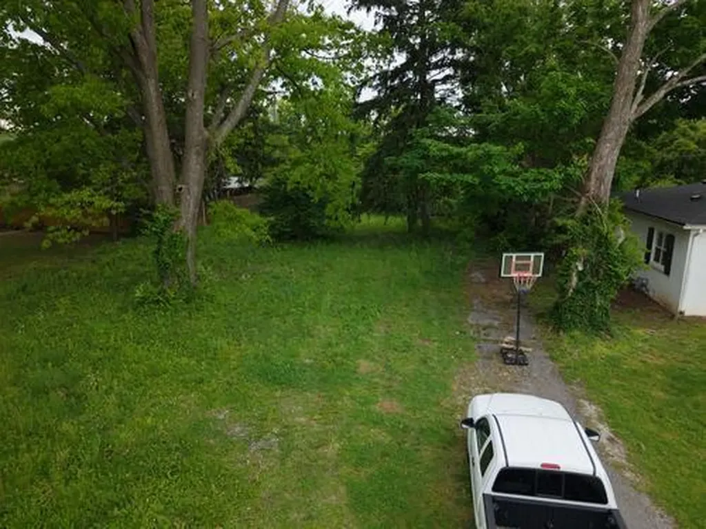 653 Blade Avenue Frankfort KY 40601
